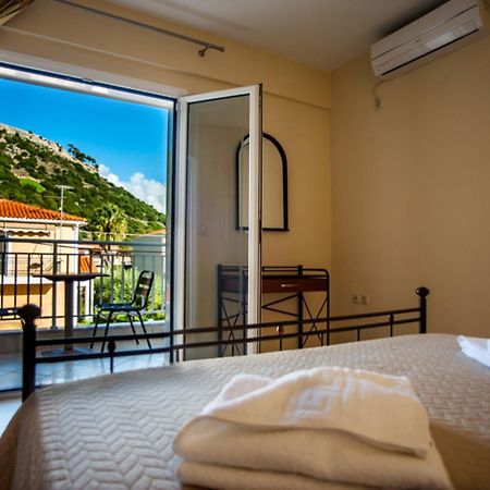 Dimitra'S House Apartment อาร์กอสโตลี ภายนอก รูปภาพ