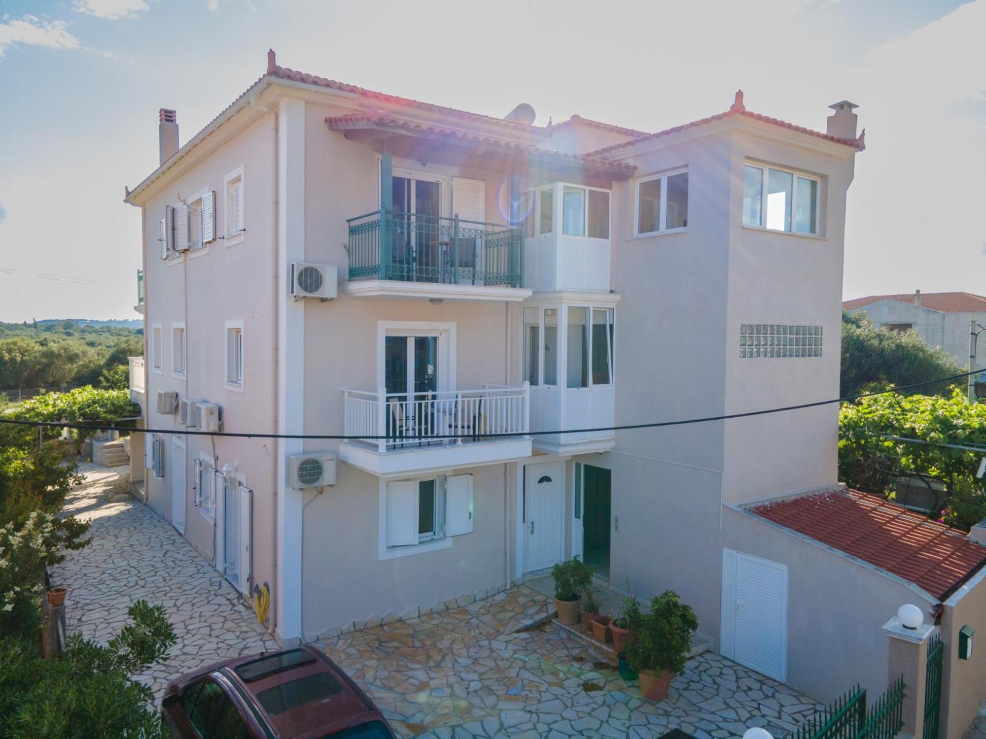 Dimitra'S House Apartment อาร์กอสโตลี ภายนอก รูปภาพ