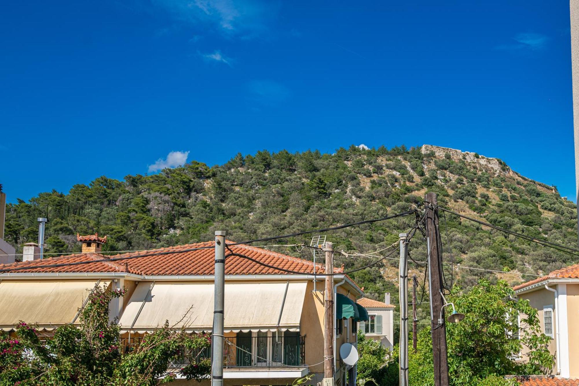 Dimitra'S House Apartment อาร์กอสโตลี ภายนอก รูปภาพ