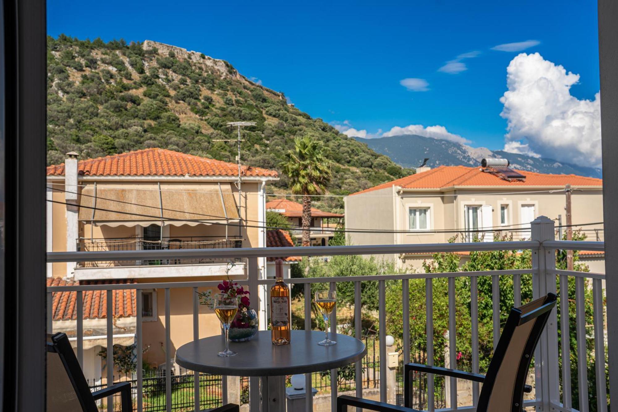 Dimitra'S House Apartment อาร์กอสโตลี ภายนอก รูปภาพ