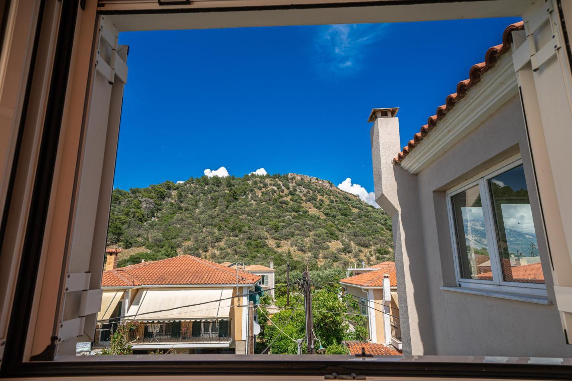 Dimitra'S House Apartment อาร์กอสโตลี ภายนอก รูปภาพ