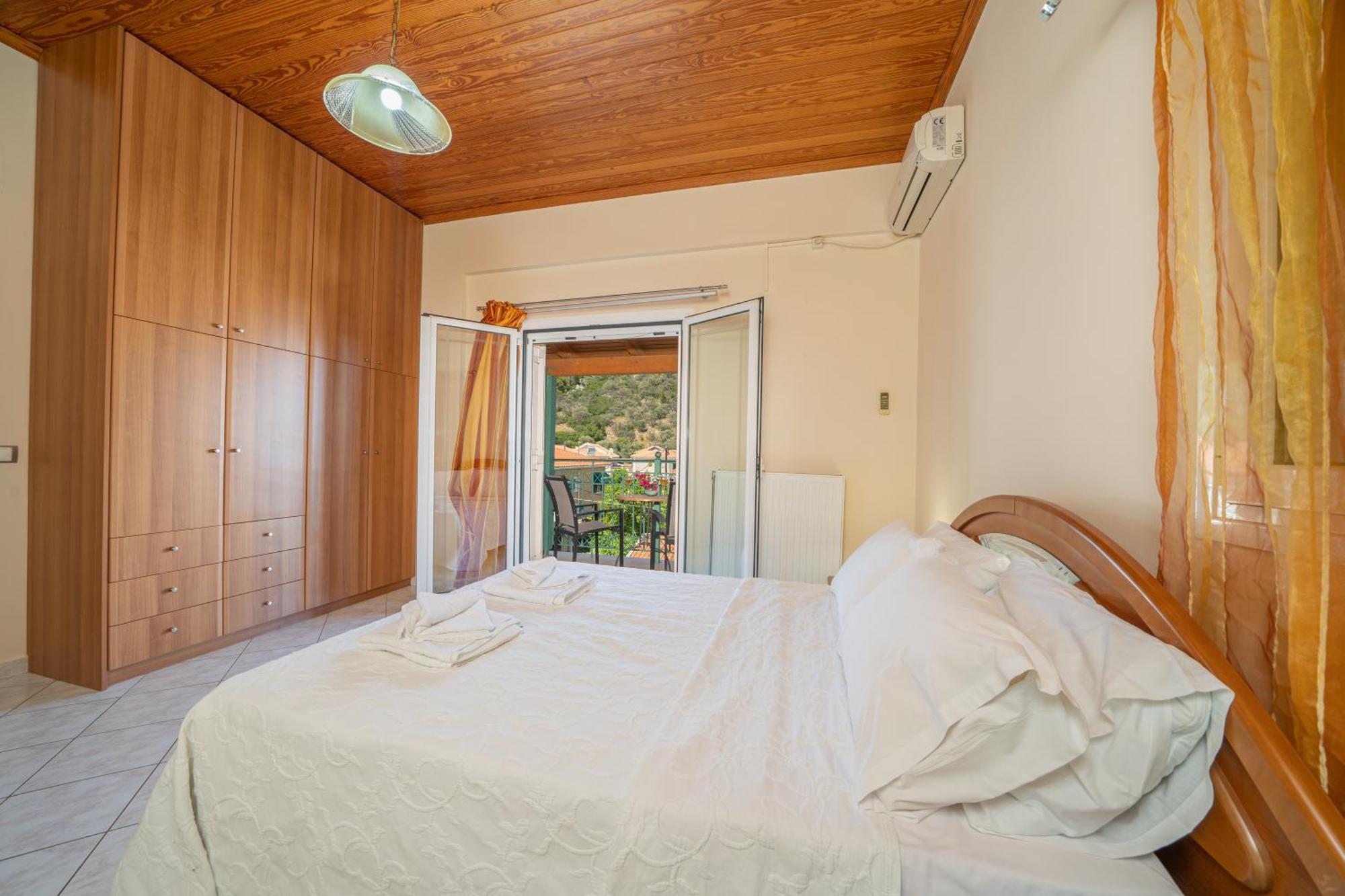 Dimitra'S House Apartment อาร์กอสโตลี ภายนอก รูปภาพ