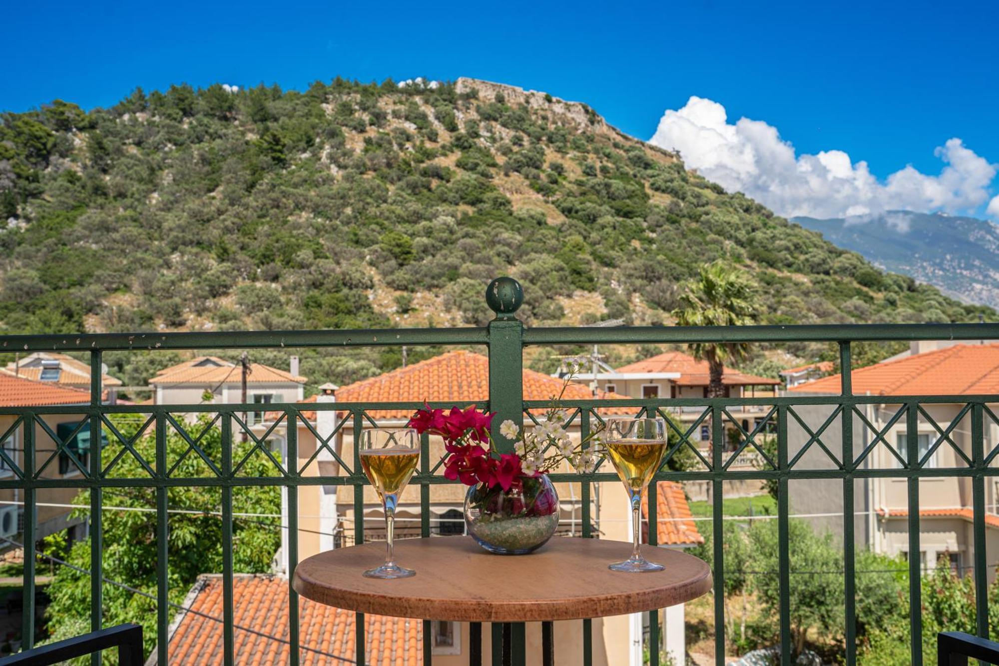 Dimitra'S House Apartment อาร์กอสโตลี ภายนอก รูปภาพ